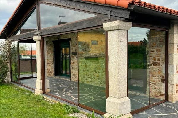 Cerramiento de un porche en Pamplona