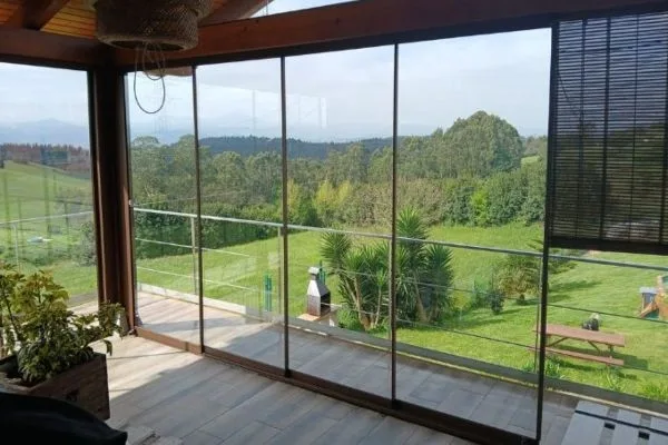 Vista interior de un cerramiento en Pamplona-Iruña