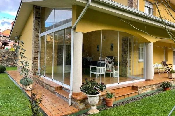 Cerramiento de una terraza en Pamplona
